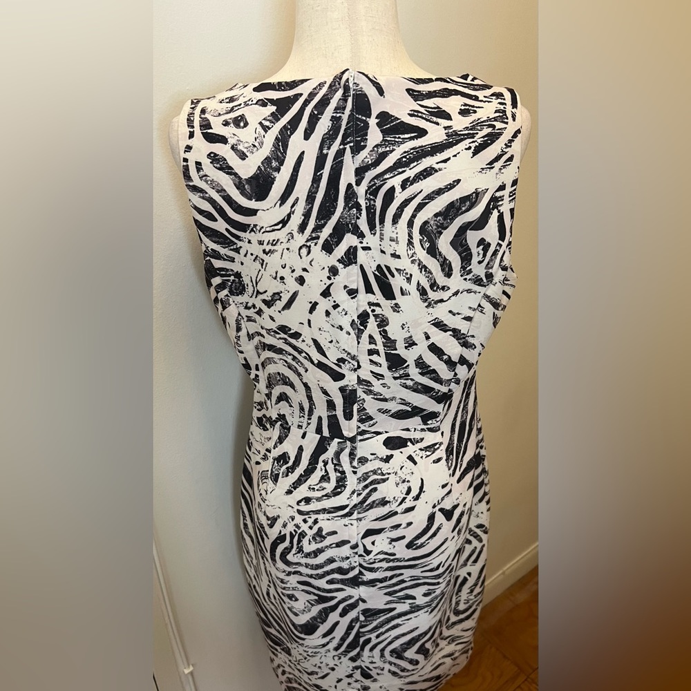 Dress - Picture 5 of 6